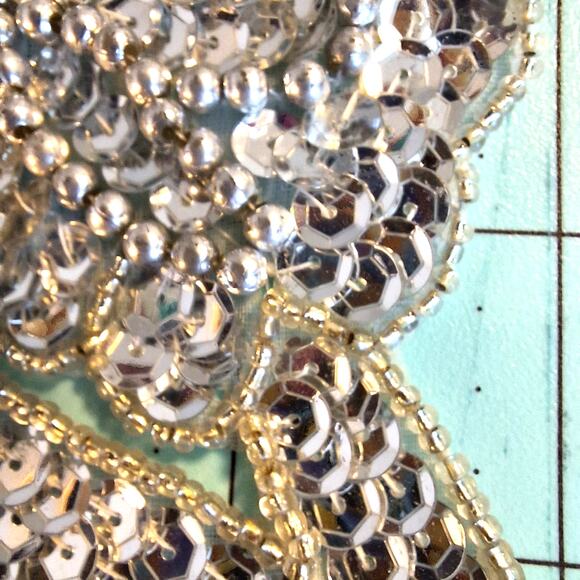 Flower neckline applique silver set of 2 - Picture 4 of 5